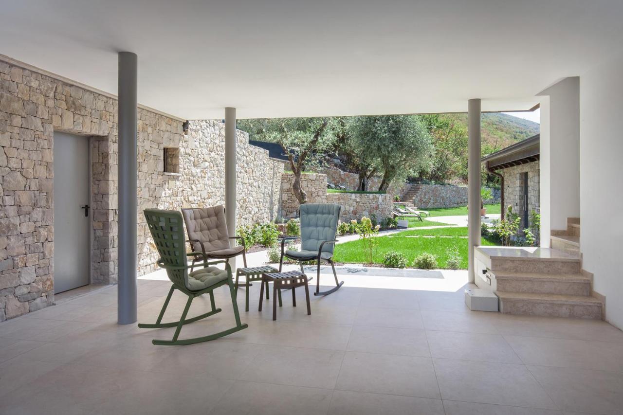 קסטלטו די ברנזונה Villa Divina - Apt Icona Con Piscina E Vista Lago מראה חיצוני תמונה